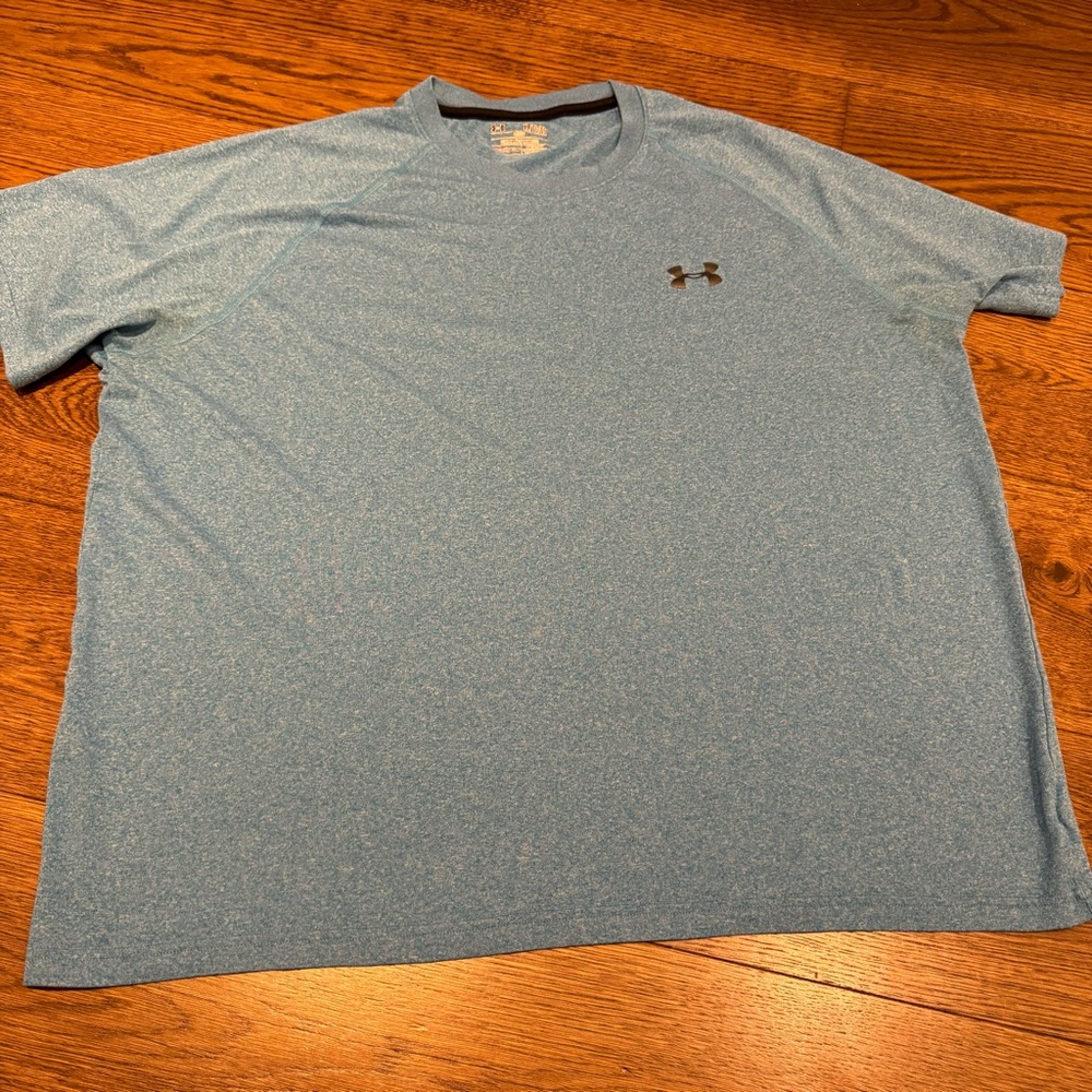 Men’s Under Armour Heat Gear light Blue shirt